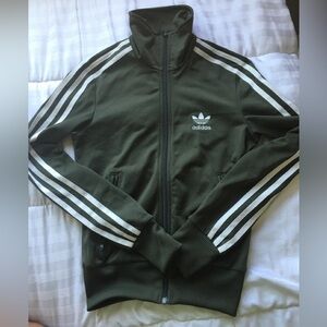 Women’s Original Adidas Zip Jacket. XS. Army green.